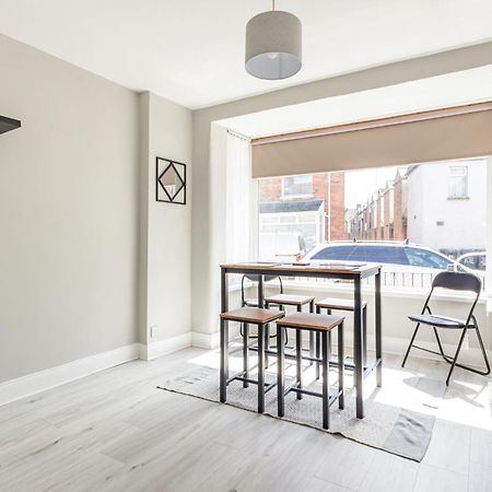 Snug Central Belfast Home, 2 Minutes From Ormeau Park! Exterior foto
