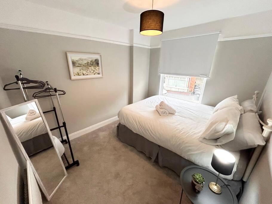 Snug Central Belfast Home, 2 Minutes From Ormeau Park! Exterior foto